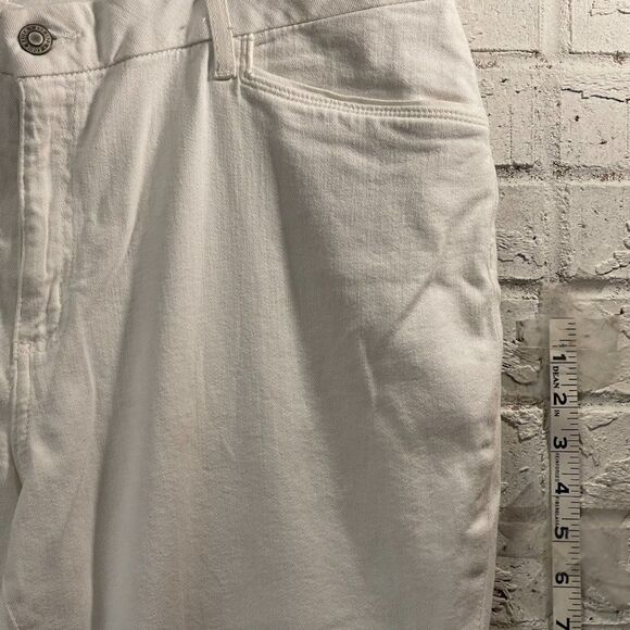 Eddie Bauer NWT Women's White Curvy Trouser Denim Jeans. Plus Size 18 - Picture 5 of 12